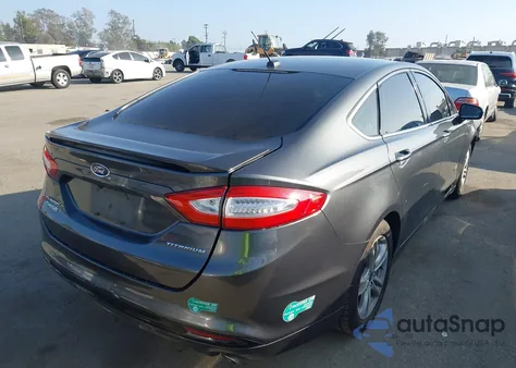 2015 Ford Fusion Energi Titanium из США, поврежденный, VIN 3FA6P0SU5FR284388